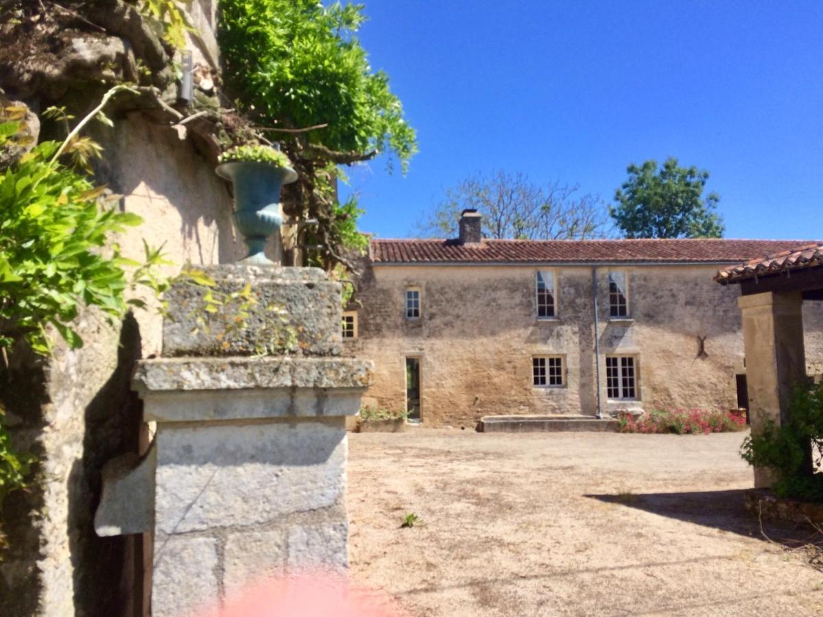Logis De La Touche Bed & Breakfast Saint-Hilaire-des-Loges ภายนอก รูปภาพ