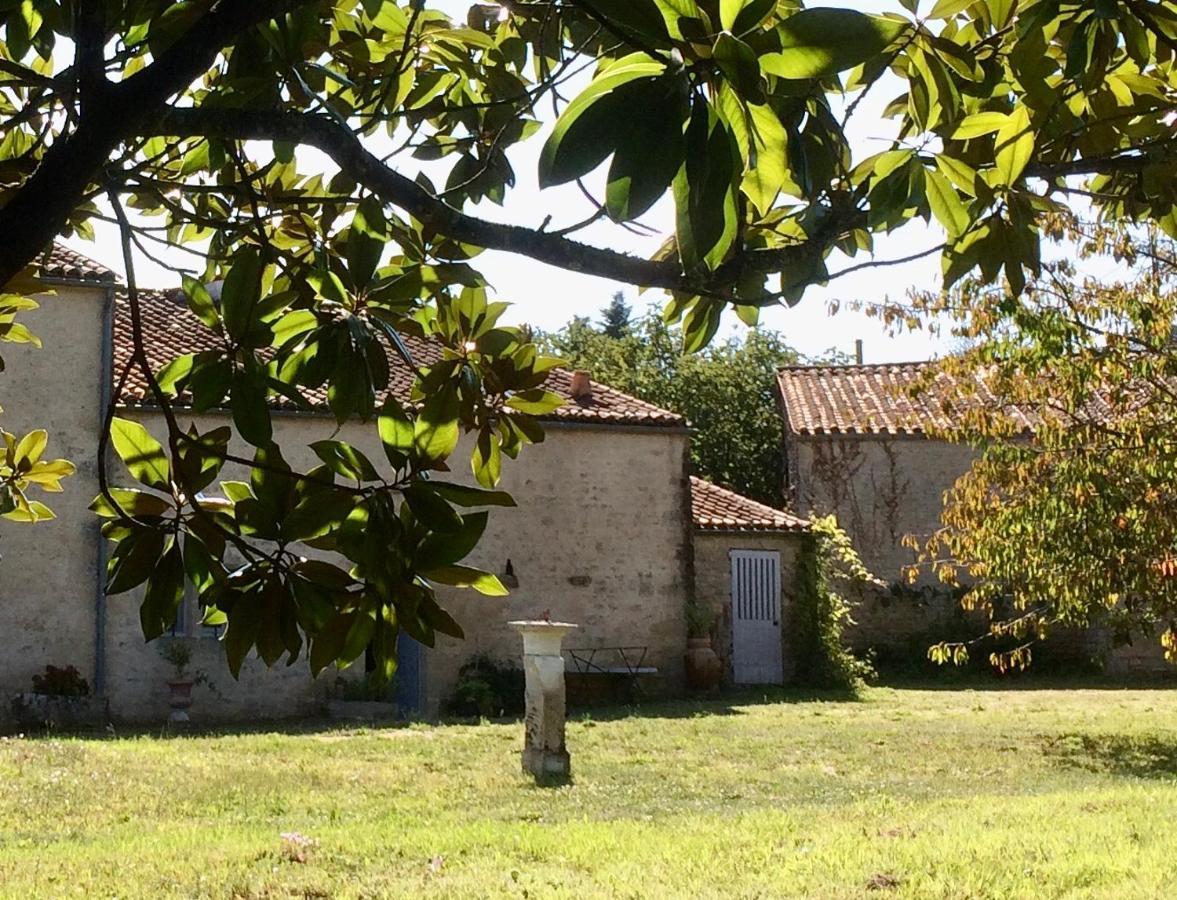 Logis De La Touche Bed & Breakfast Saint-Hilaire-des-Loges ภายนอก รูปภาพ