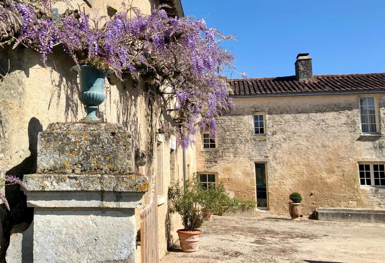 Logis De La Touche Bed & Breakfast Saint-Hilaire-des-Loges ภายนอก รูปภาพ