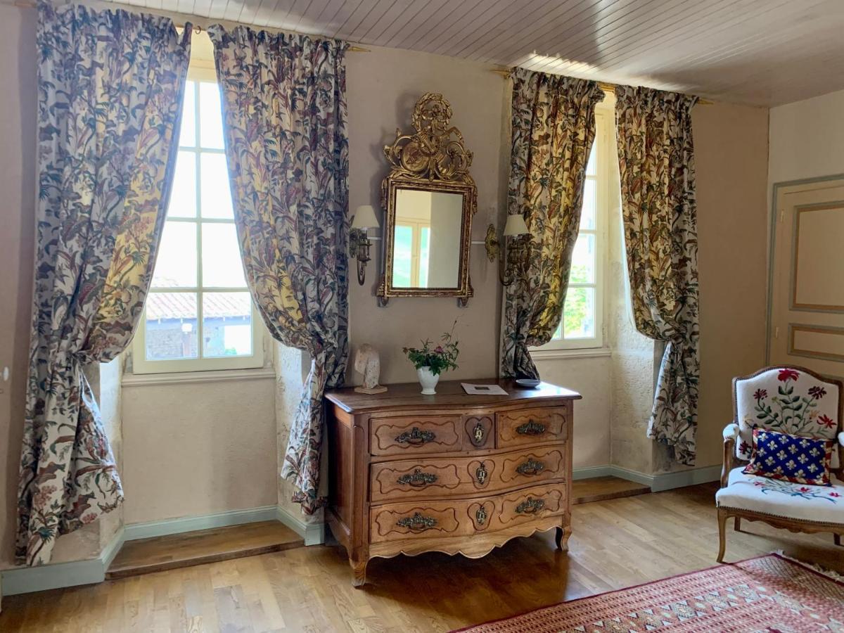 Logis De La Touche Bed & Breakfast Saint-Hilaire-des-Loges ภายนอก รูปภาพ
